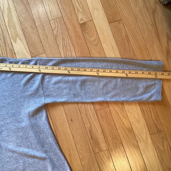 Micheal Kors Grey Sweater Size Large - Picture 5 of 7